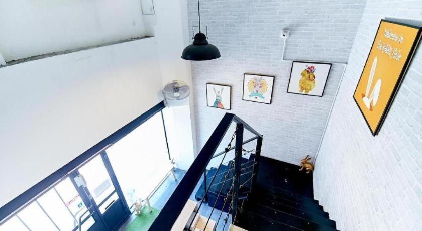 The Rabbit'S Hole Hostel Bangkok Exterior foto